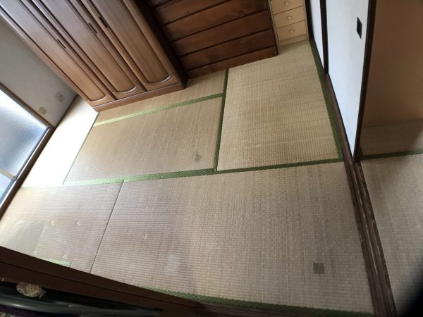張替え前の畳