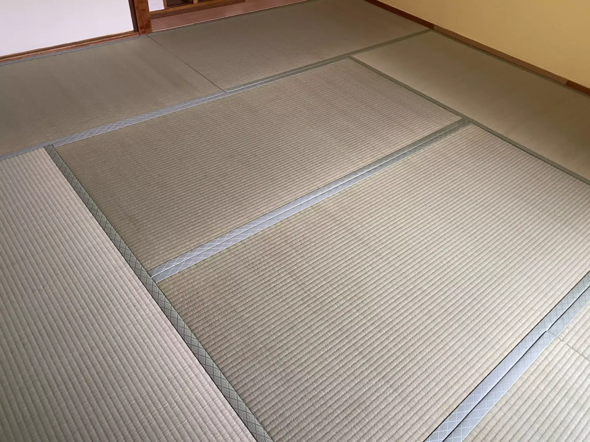 梅が丘で施工後の最安品いぐさ畳