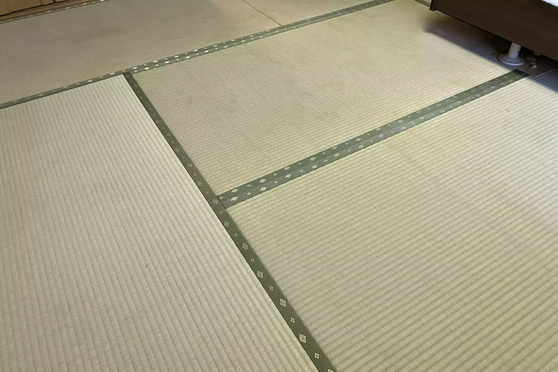 祝儀敷きの8畳部屋